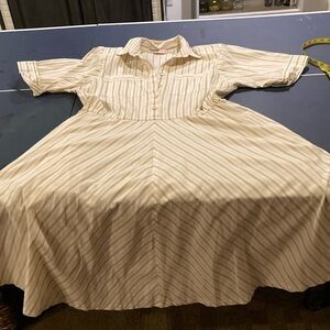 Cute Vintage Dress. You can dress up or you can dress down.